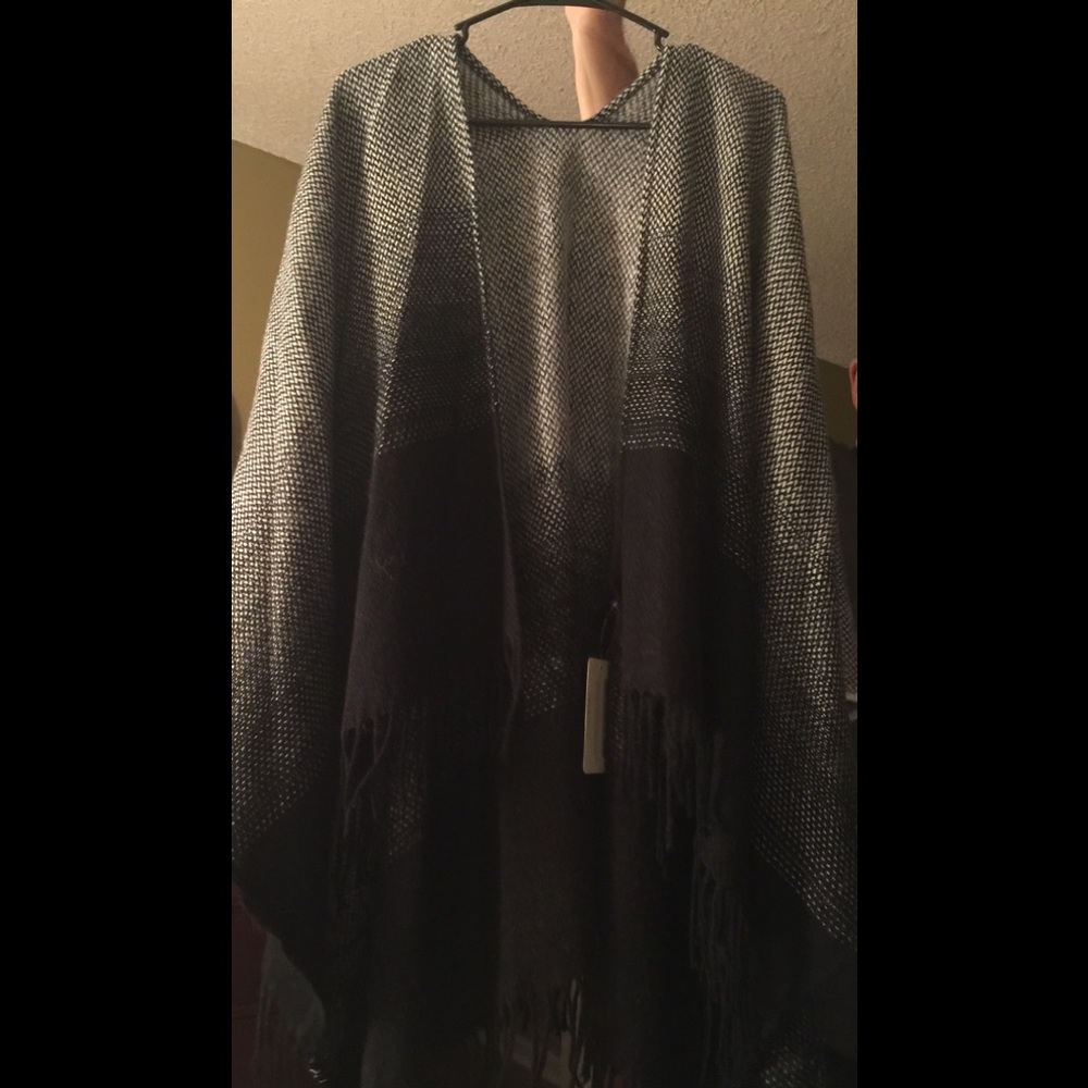REDUCED! Black & Gray Stylish Shawl